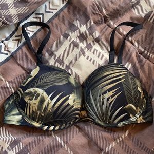Victoria’s Secret Pink Bombshell Bra